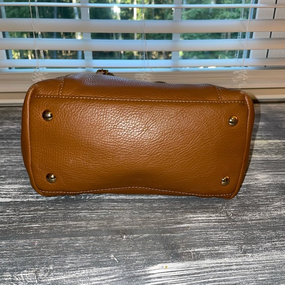 Michael Kors leather shoulder handbag tote. Used. - Picture 4 of 14